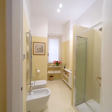 Apartment Bernini Stay, Next To Trevi Fountain *