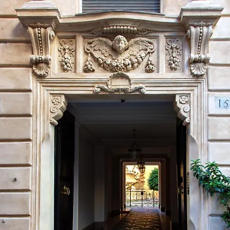 Bernini Stay, Next To Trevi Fountain * Rome