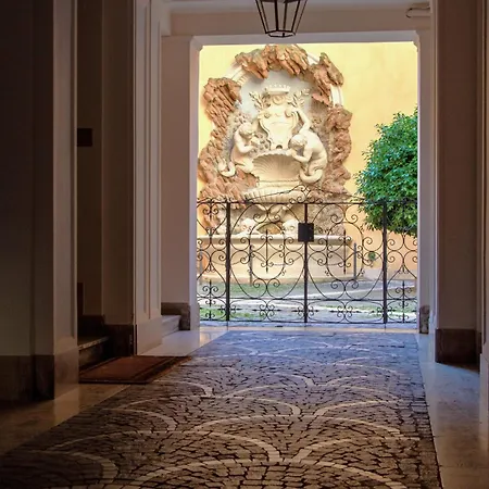 Bernini Stay, Next To Trevi Fountain * Rome