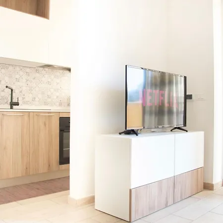 Moderno E Luminoso Apartment *