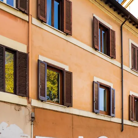 Apartment River View Rome