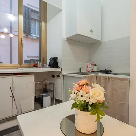 Cairoli 1 House G&b Colisee Holiday home *