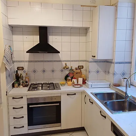 The Queen's Coffer Apartment Rome