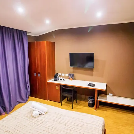 Black 4* Rome