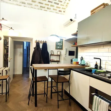 Vera Suite&apartment - Charming 3 Bedroom - 20min Walk From Colosseum Rome