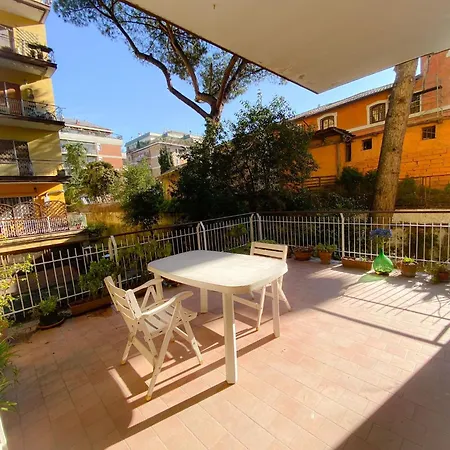 Per 4 In Via Tiburtina, Wi-fi, Metro B E Bus Per Il Centro E La Sapienza Apartment Rome