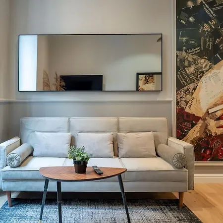 Center Ii Apartment