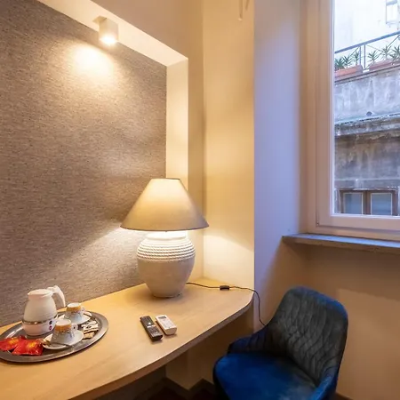 Fontana Di Trevi Luxury Guest house