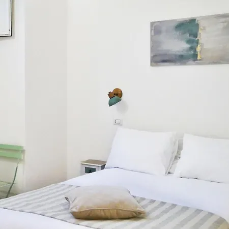 Apartment Vera Suite&apartment - Charming 3 Bedroom - 20min Walk From Colosseum Rome