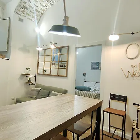 Vera Suite&apartment - Charming 3 Bedroom - 20min Walk From Colosseum Apartment Rome