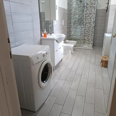 Apartment Per 4 In Via Tiburtina, Wi-fi, Metro B E Bus Per Il Centro E La Sapienza
