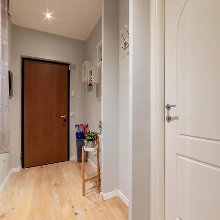 Apartment Mm Piramide Rome