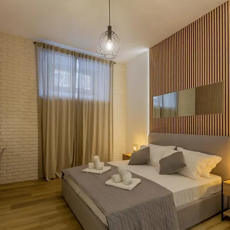 Imperium House - Con Giardino Privato, 3 Minuti Da Metro Piazza Bologna, A-c, * Roma