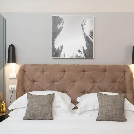 Loly Boutique Hotel 4*
