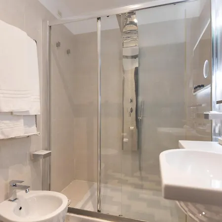Relais Piazza Del Popolo 3*