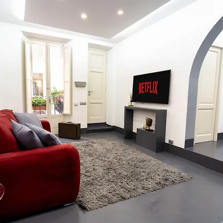 White Style Gambero Apartment Rome