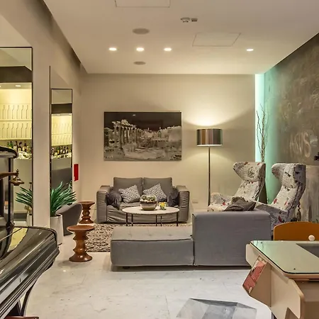 Hotel White