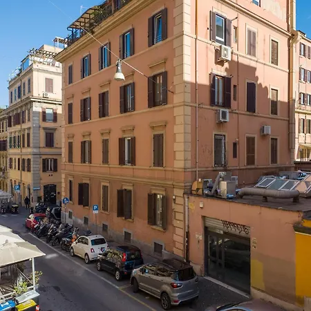 Apartment The Rent - Three-room Near The Colosseum Rome
