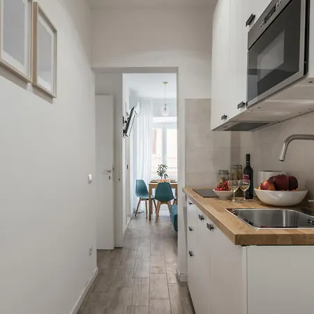 Apartment The Rent - Three-room Near The Colosseum Rome