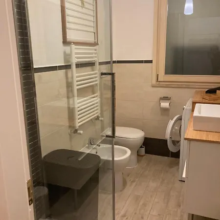 8380 Lory's House * Rome