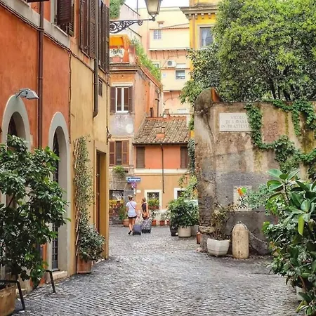 Deluxe One Bedroom Apartment, Perfect Location, Air Cond Daire *