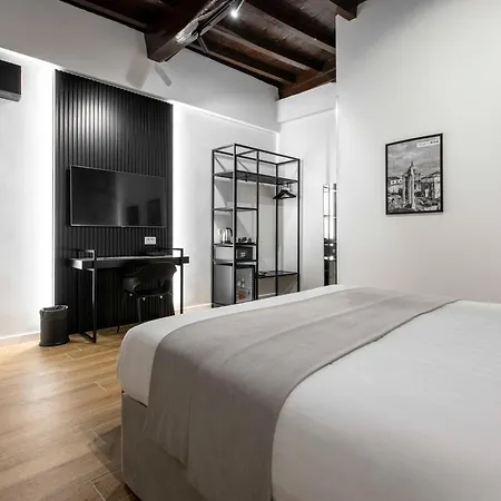 At Luxury Navona 2
