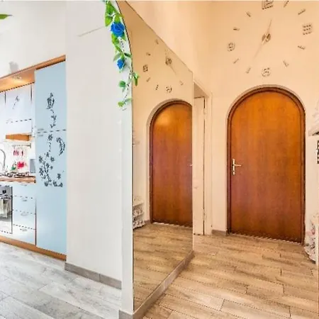 Apartment Sweet *