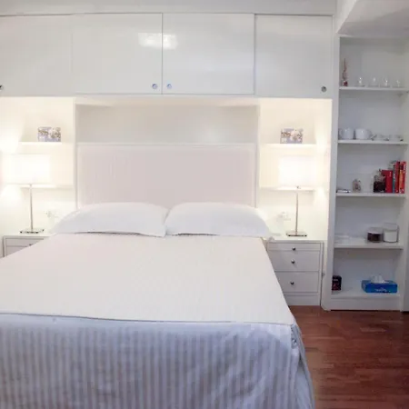 Cozy Pantheon Apartment Rome