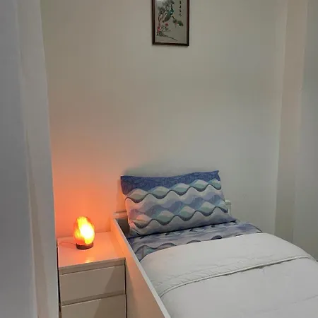 Sunny House Apartment *