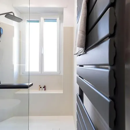 Stylish Air Conditionig Wifi Tv 50 Metro 4 Minutes Away Apartman Róma