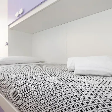 Stylish Air Conditionig Wifi Tv 50 Metro 4 Minutes Away Apartman *