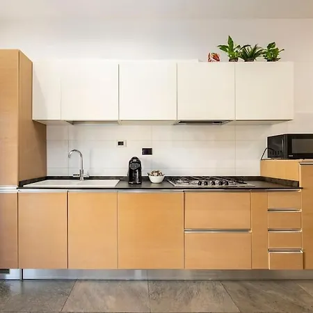 Appartamento Stylish Air Conditionig Wifi Tv 50 Metro 4 Minutes Away