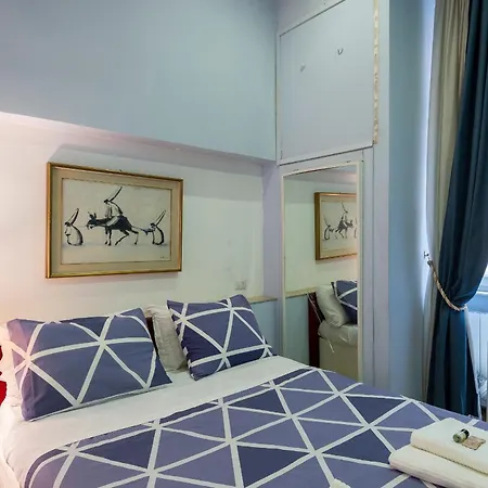 Luxury Three Bedrooms Flat In Center Rome