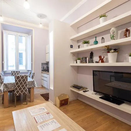 Luxury Three Bedrooms Flat In Center Appartamento