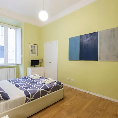 Luxury Three Bedrooms Flat In Center