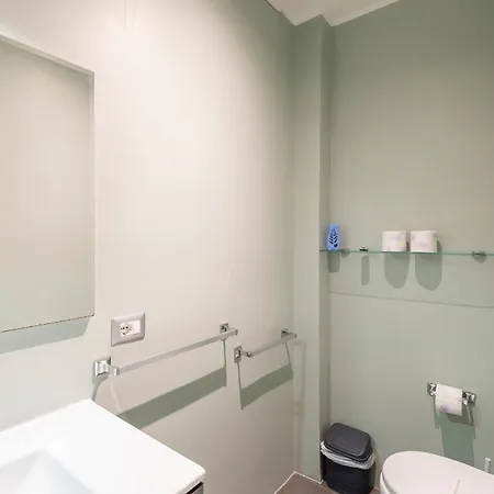 Luxury Three Bedrooms Flat In Center Appartamento