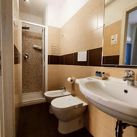 Ad Cavour Luxury - By Ad Πανσιόν *