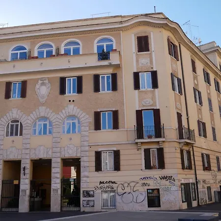 Apartment Vera Suite&apartment - Charming 3 Bedroom - 20min Walk From Colosseum