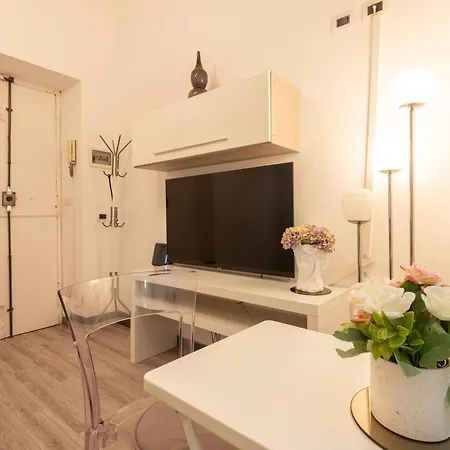 Holiday home Cairoli 1 House G&b Colisee