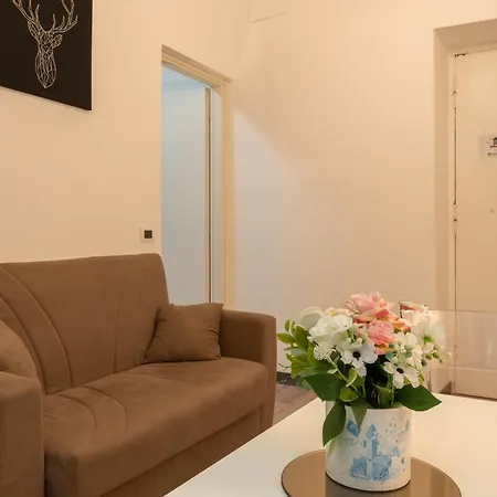 Cairoli 1 House G&b Colisee Holiday home