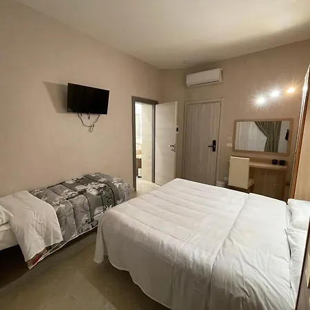 Spqr Bed & Breakfast *