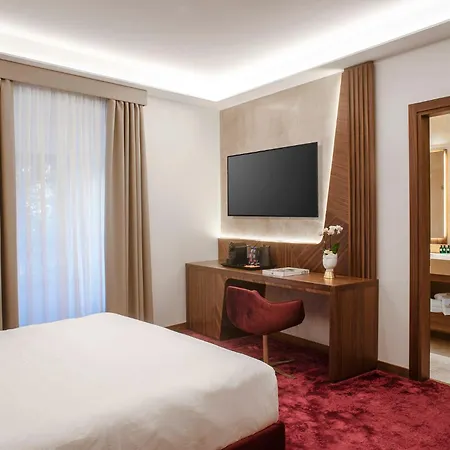Via Veneto 5* Rome