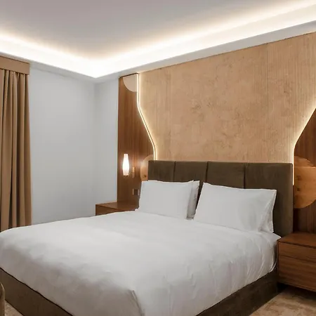 Via Veneto 5* Rome