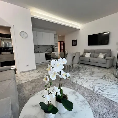 Casa Malupa Luxury Apartment