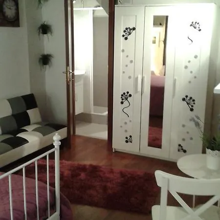 Vesta Domus Guest house 2*