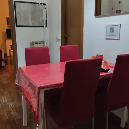 Apartment Dama Domus *