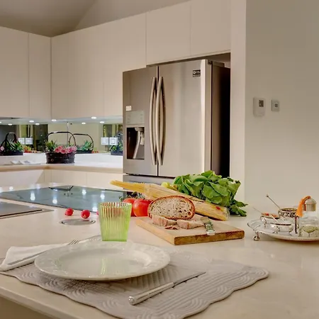 Apartment Domus Domitia Luxury Living Rome