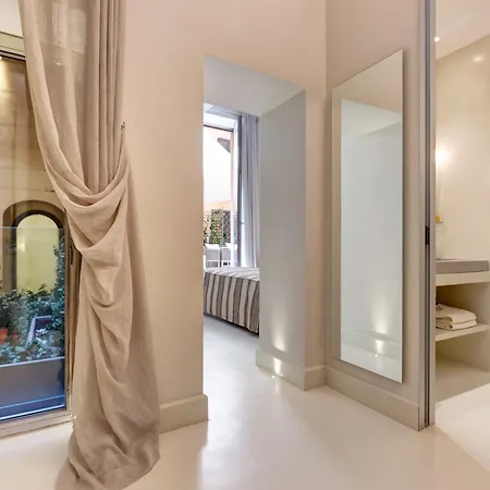Domus Domitia Luxury Living Apartment *