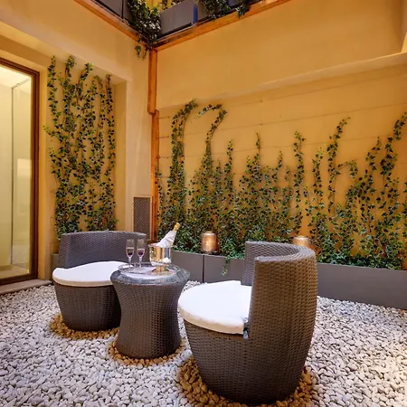 Apartment Domus Domitia Luxury Living *