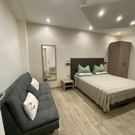 Bed & Breakfast Domus Cinecitta